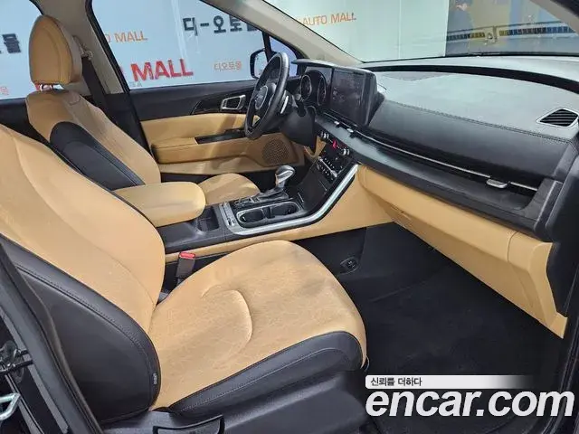Kia Carnival 2022 — Фото 11/20