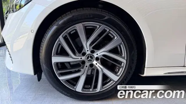 Mercedes-Benz E-Class 2024 — ფოტო 6/14