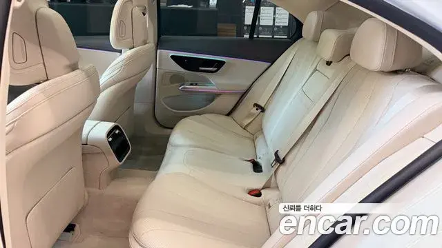 Mercedes-Benz E-Class 2024 — ფოტო 14/14