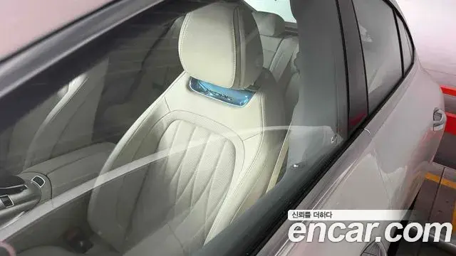 Mercedes-Benz AMG GT 2025 — Photo 3/3