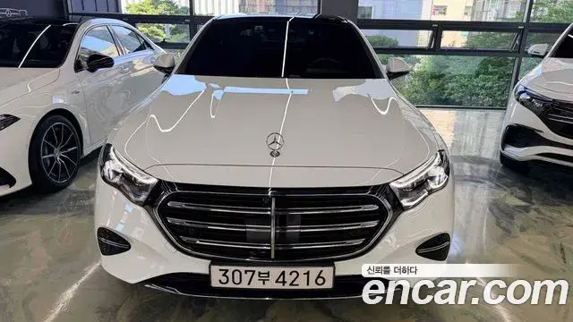 Mercedes-Benz E-Class 2025 — Фото 2/15