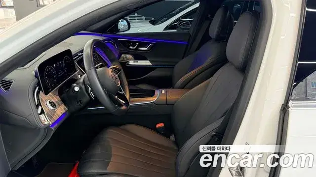 Mercedes-Benz E-Class 2025 — Фото 8/15