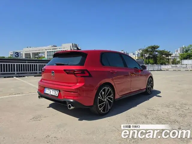 Volkswagen Golf 2024 — ფოტო 11/20