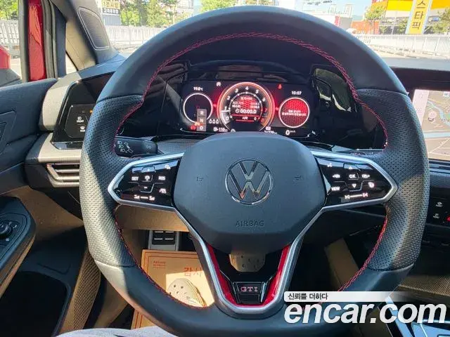 Volkswagen Golf 2024 — ფოტო 13/20