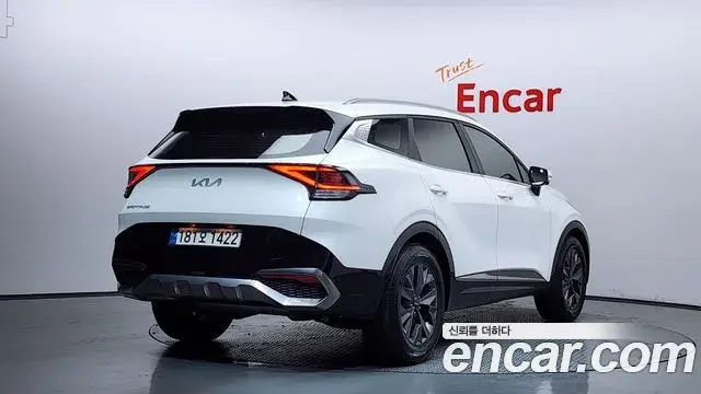 Kia Sportage 2022 — Фото 2/20
