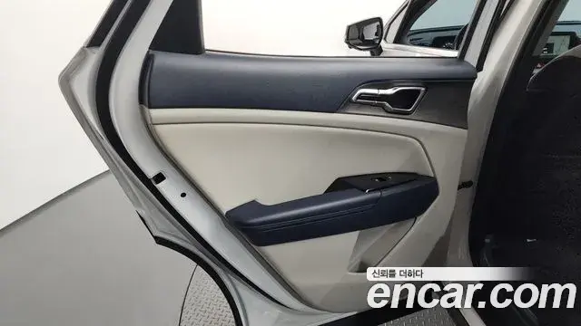Kia Sportage 2022 — Photo 7/34