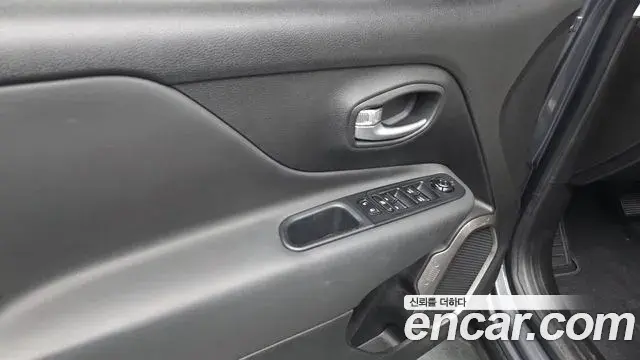 Jeep Renegade 2022 — ფოტო 11/30