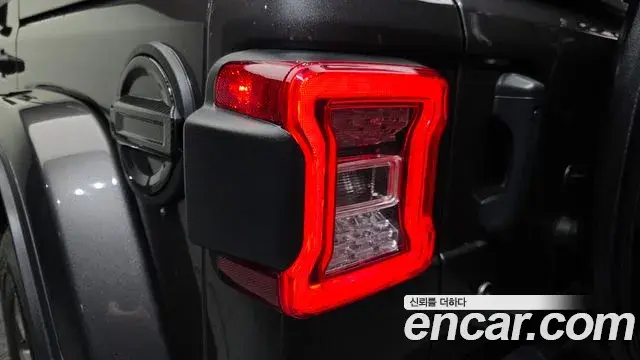 Jeep Wrangler 2019 — Photo 28/31