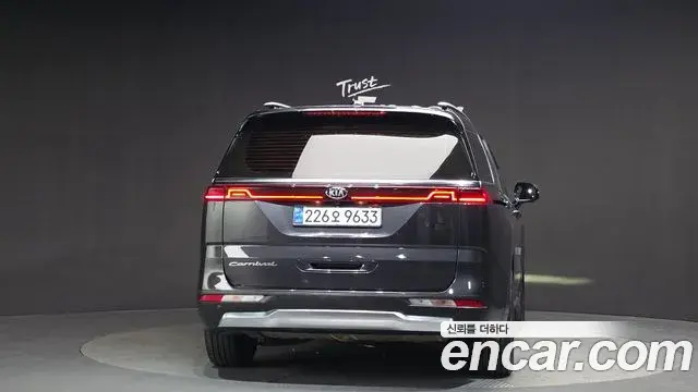 Kia Carnival 2021 — Фото 4/20