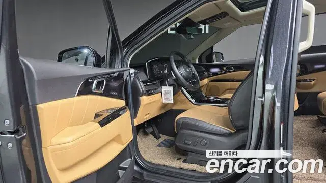 Kia Carnival 2021 — Фото 10/20