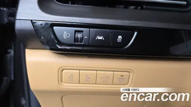 Kia Carnival 2021 — Фото 13/20