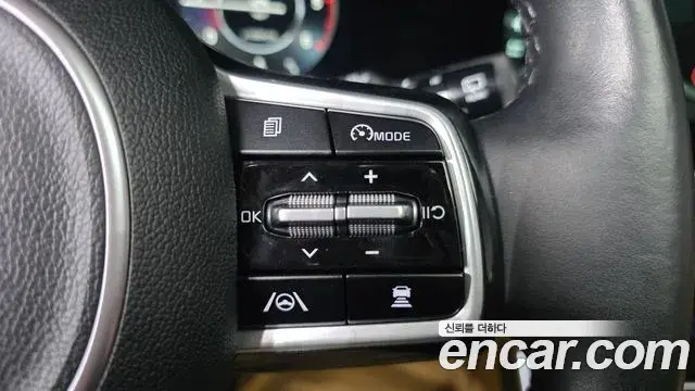 Kia Carnival 2021 — Фото 16/20
