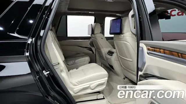 Cadillac Escalade 2025 — ფოტო 16/20