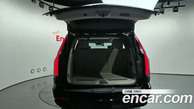 Cadillac Escalade 2025 — ფოტო 8/20