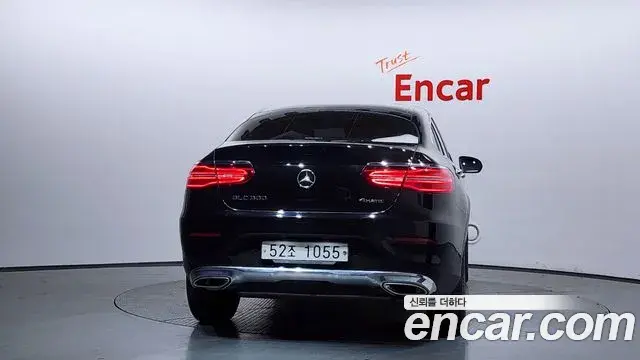 Mercedes-Benz GLC-Class 2019 — Şəkil 19/20