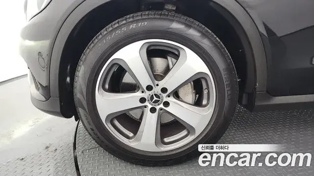 Mercedes-Benz GLC-Class 2019 — Şəkil 7/20