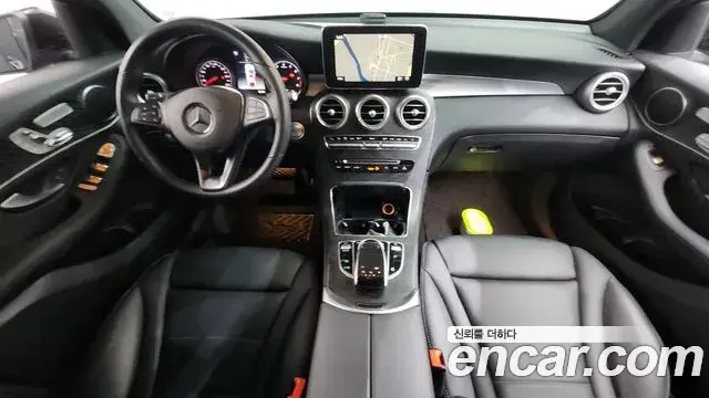 Mercedes-Benz GLC-Class 2019 — Şəkil 8/20