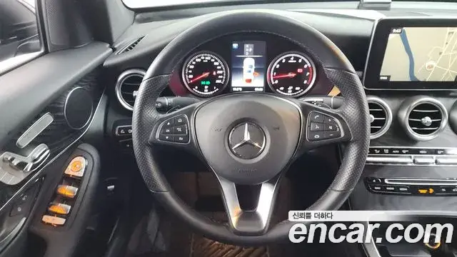 Mercedes-Benz GLC-Class 2019 — Şəkil 17/20