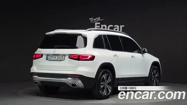 Mercedes-Benz GLB-Class 2022 — ფოტო 18/34