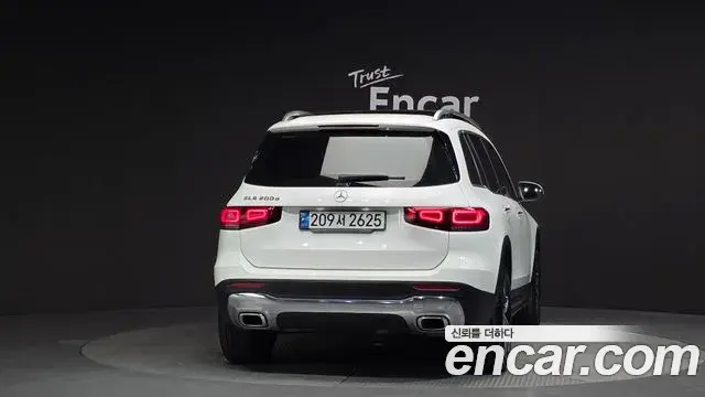 Mercedes-Benz GLB-Class 2022 — ფოტო 11/34