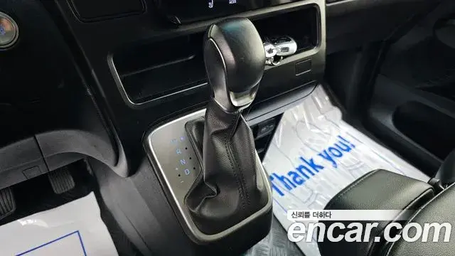 Hyundai Staria 2022 — Photo 9/20