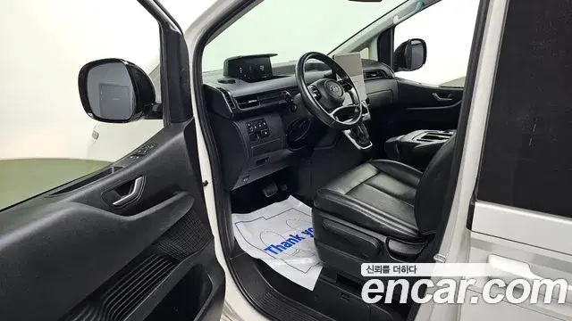 Hyundai Staria 2022 — Photo 10/20