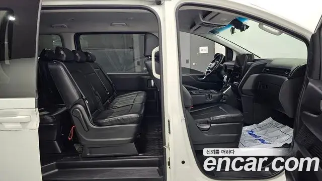 Hyundai Staria 2022 — Photo 12/20