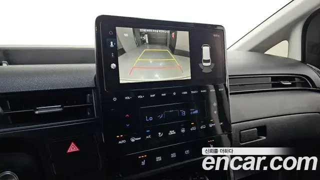 Hyundai Staria 2022 — Photo 17/20