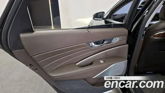 Kia The K9 2018 — Şəkil 30/32