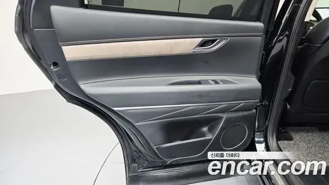 Genesis GV80 2020 — Şəkil 25/32