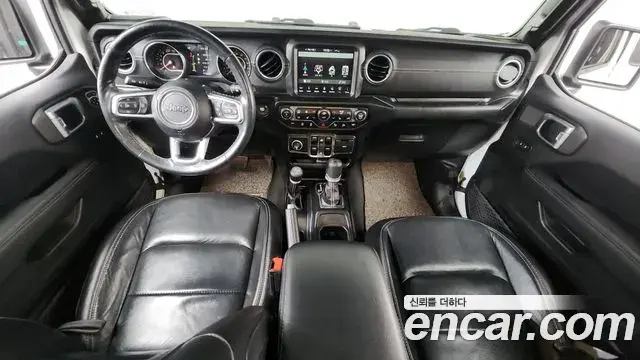 Jeep Wrangler 2019 — Şəkil 29/34