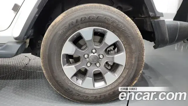 Jeep Wrangler 2019 — Şəkil 10/34