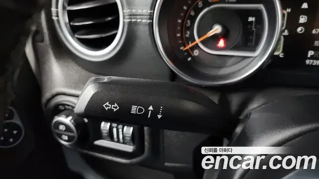 Jeep Wrangler 2019 — Şəkil 12/34
