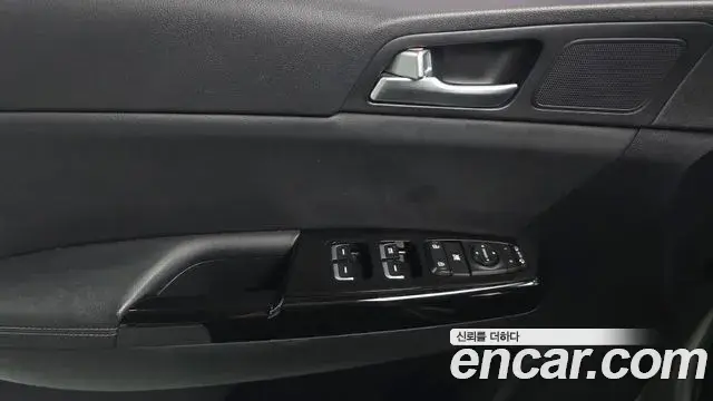 Kia Sportage The Bold 2018 — Photo 18/33