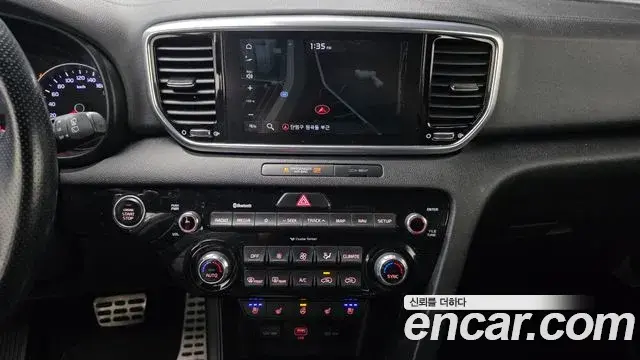 Kia Sportage The Bold 2018 — Photo 13/33