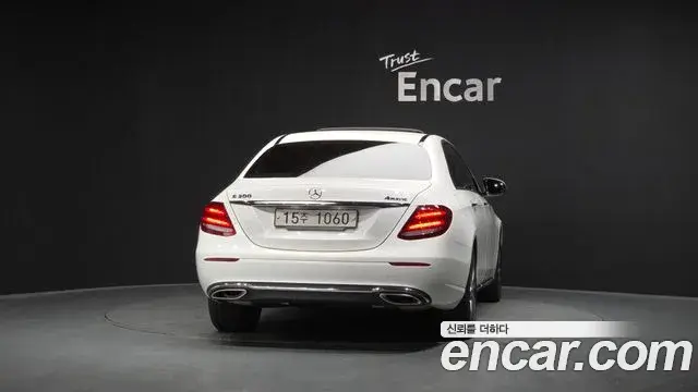 Mercedes-Benz E-Class 2019 — Фото 3/20