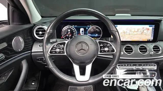 Mercedes-Benz E-Class 2019 — Фото 13/20