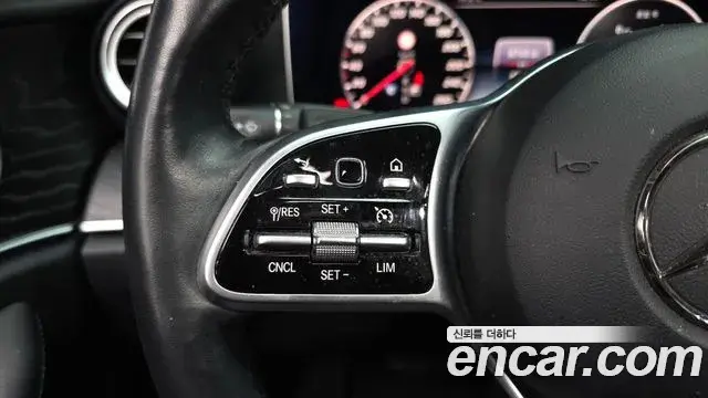 Mercedes-Benz E-Class 2019 — Фото 16/20