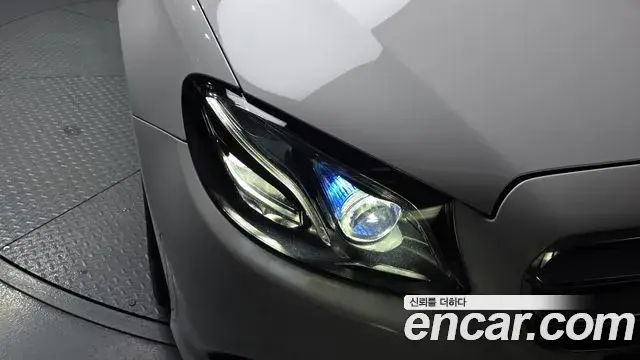 Mercedes-Benz E-Class 2019 — Şəkil 18/32