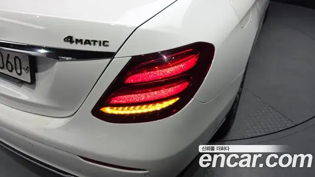 Mercedes-Benz E-Class 2019 — Şəkil 2/32