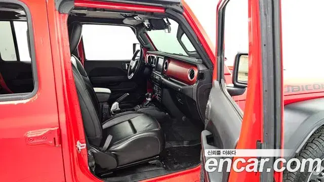 Jeep Gladiator 2021 — Фото 18/20