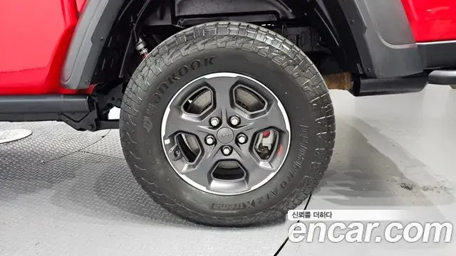 Jeep Gladiator 2021 — ფოტო 3/30