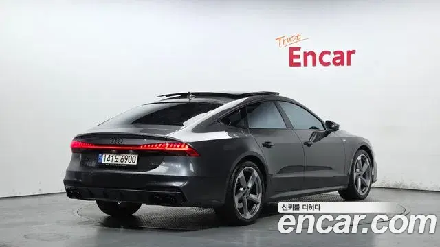 Audi A7 2022 — Şəkil 27/37