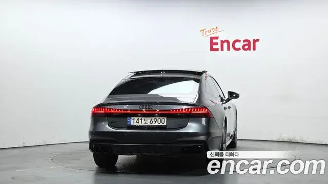 Audi A7 2022 — Şəkil 31/37