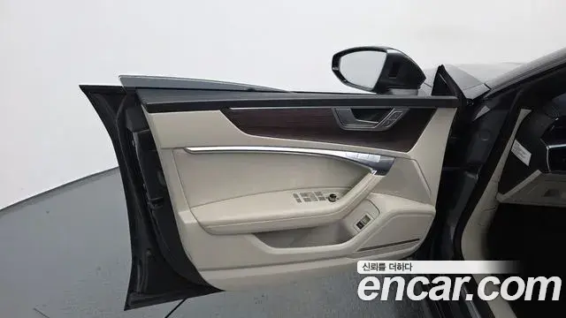 Audi A7 2022 — Şəkil 11/37