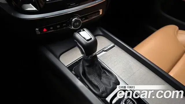 Volvo V60 Cross Country 2020 — ფოტო 19/35