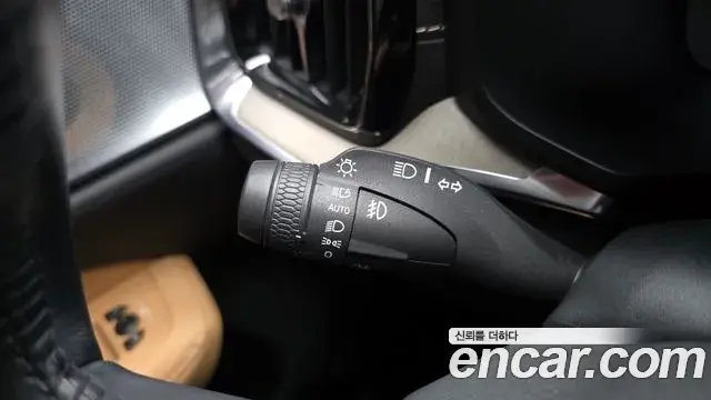 Volvo V60 Cross Country 2020 — ფოტო 33/35