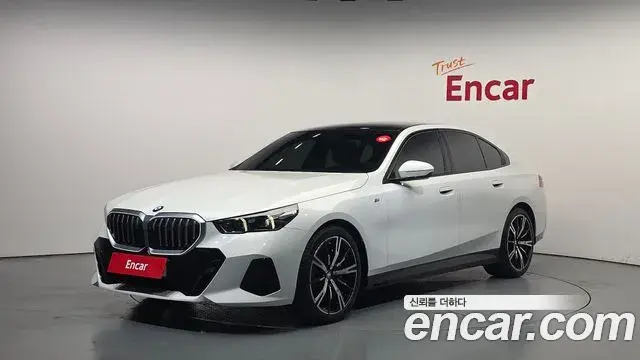 BMW 5 Series 2024 — ფოტო 25/33