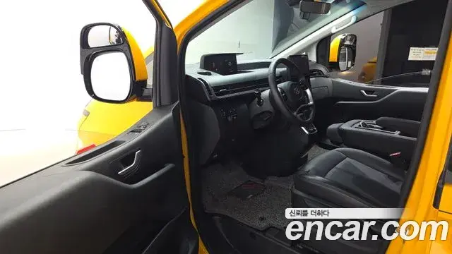 Hyundai Staria 2024 — Şəkil 32/32