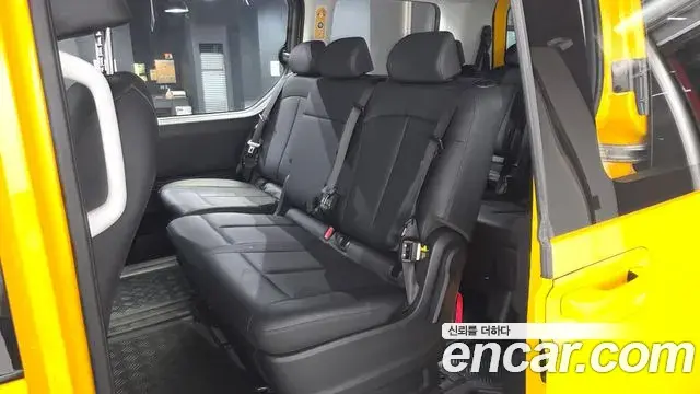 Hyundai Staria 2024 — Şəkil 17/32